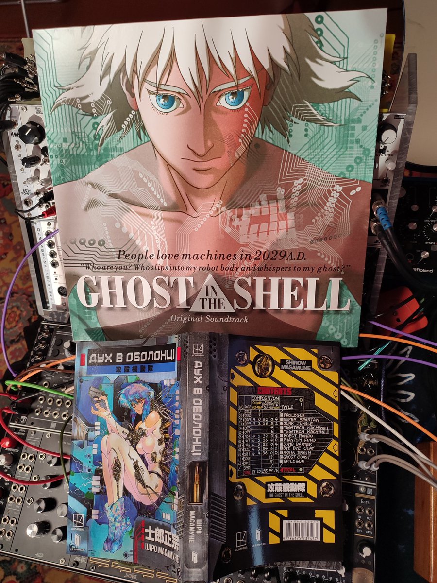 suppish_mode's tweet photo. Kenji Kawai = Shirow Masamune 

Манга та аніме то дві трохи різні штуки, як на мене

Але на цей саундтрек готовий молитися і він постійно грав в голові, коли перечитував мангу 
🦾🖤 https://t.co/WdmKD8cbU9