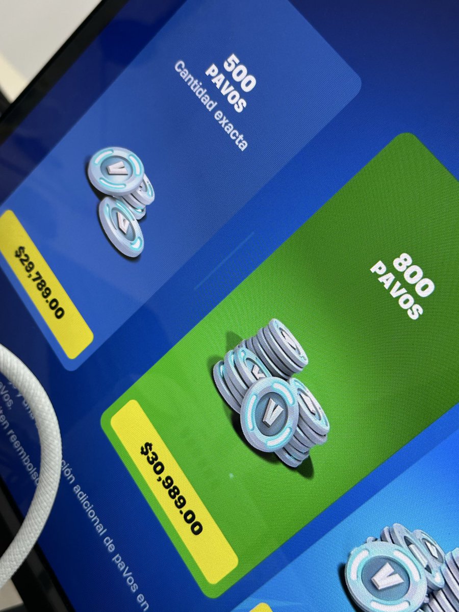 Maldo_18's tweet photo. @EpicGames y esta diferencia de precios que? #vbucks https://t.co/RVI2WK9IKe
