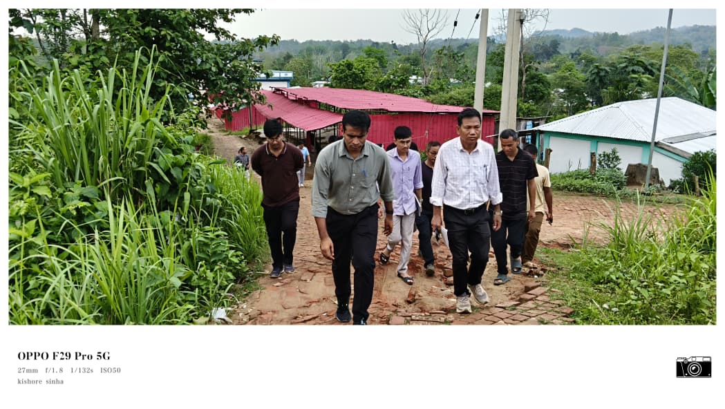 DM_Dhalai's tweet photo. Visited Chailengta Market to inspect the ongoing road condition and reviewed development needs. Also visited the Bongopapra Bru Settlement Site to interact with residents and assess local infrastructure and welfare initiatives. https://t.co/7ZkKt2NX9L