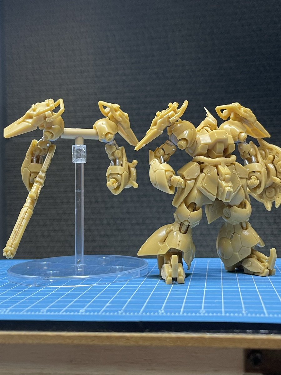 ognek_y's tweet photo. #ガンダムアーティファクト
#ヤクト・ドーガ 
ガンダムアーティファクト　ヤクト・ドーガ、腕4本の改造終わり。
同じように作るって大変💦
まー、ズレてますが😅 https://t.co/JKC3ErPwFw
