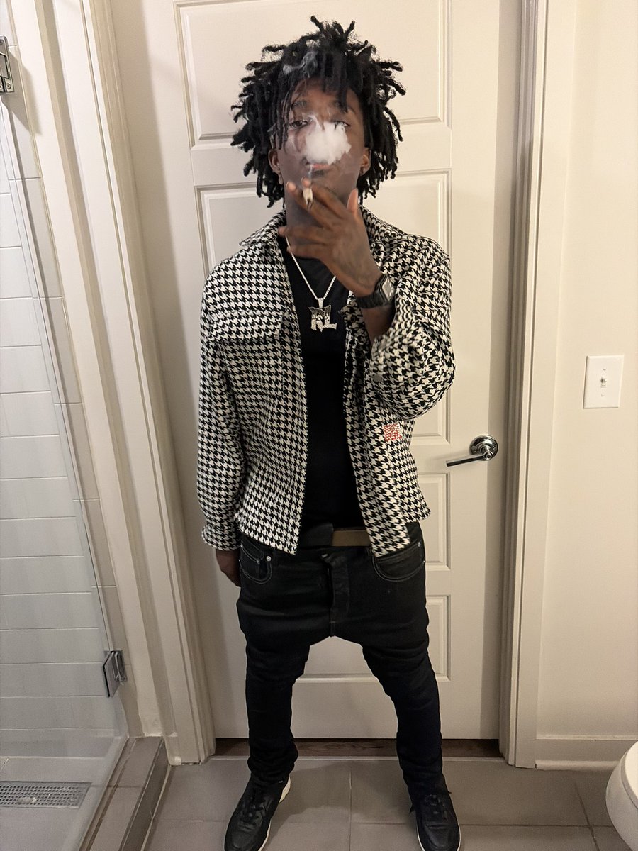 P5 tweet media