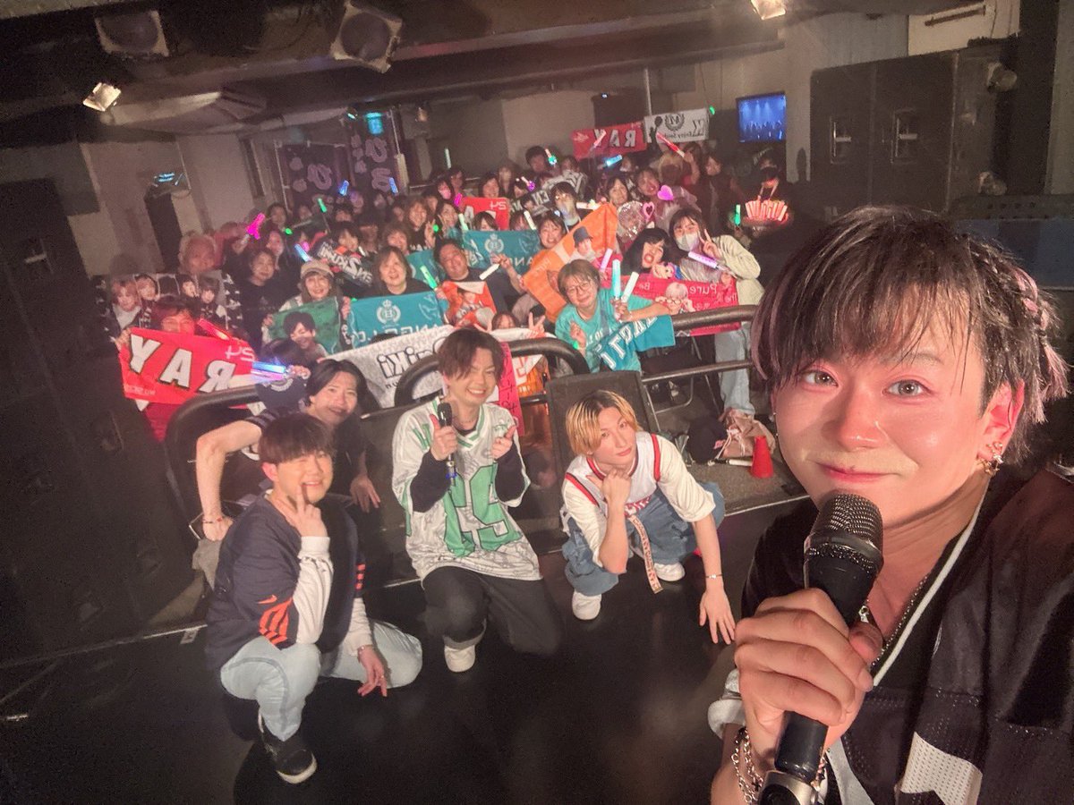 4年2組Official tweet media
