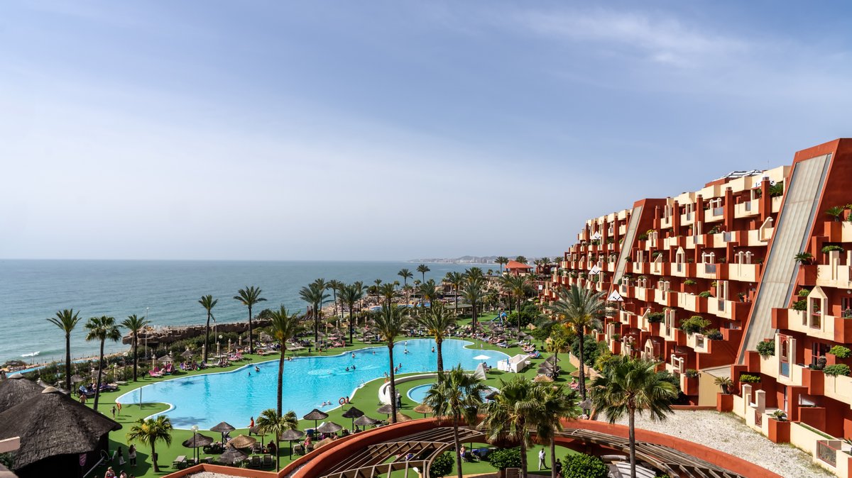 Viajarhijos's tweet photo. Descubre el nuevo Holiday World Village Affiliated by Meliá

Te recomendamos este Resort en Benalmádena, la Costa del Sol, porque son especialistas en Vacaciones Familiares.

Todo lo que puedas imaginar para disfrutar en familia lo encontrarás aquí