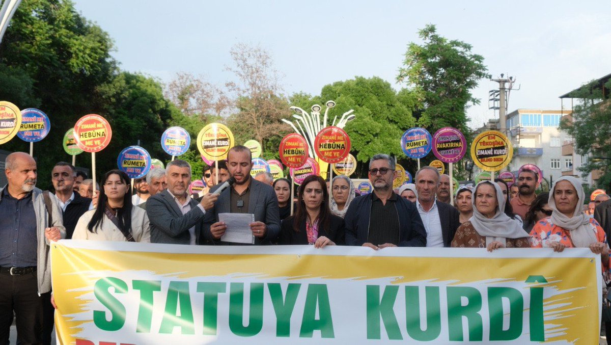 ARÎ - DER tweet media