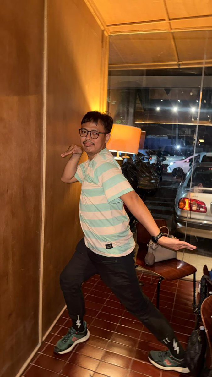 aku si tweet media