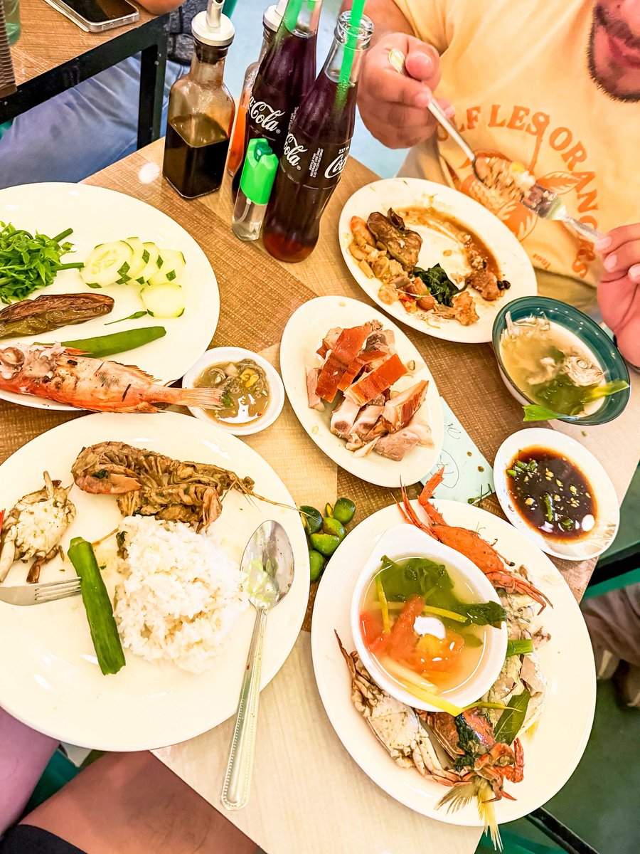 _The_Preamble_'s tweet photo. lunch vs dinner 🍽️ https://t.co/VtOokYxgjs