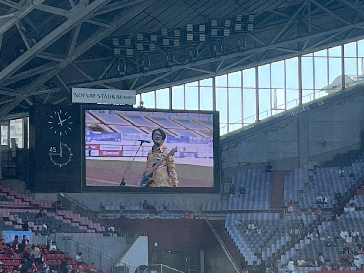 133s2n's tweet photo. 初めてサッカー⚽️の試合を見に行きました
兵庫県無料の席だったからワタナベフラワーが凄く遠かったけど一緒の空間にいられて歌を聞けて最高でした
���が遠くてもノリノリでした🎶　
楽しかったです😁
#ノエビアスタジアム
#INAC神戸
#ワタナベフラワー https://t.co/cXCZRvzCuo