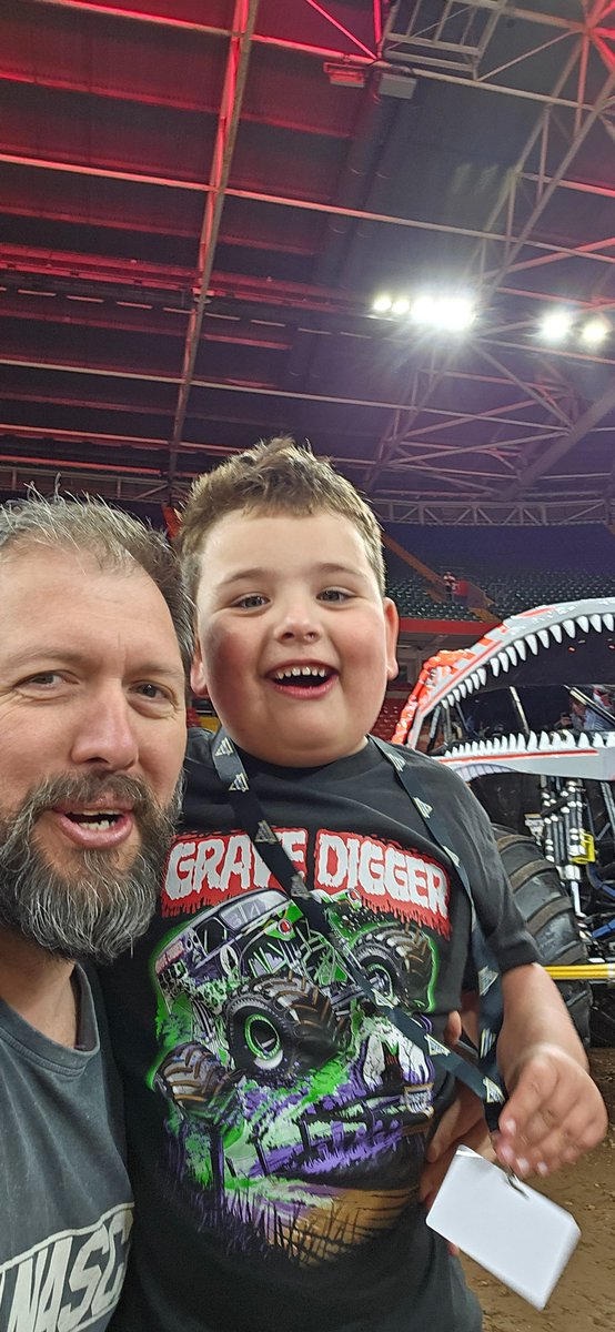 TerryQuirke's tweet photo. @MonsterJam We've waiting and we are so excited today!!!! #MONSTERJAM https://t.co/CvANqum3c9