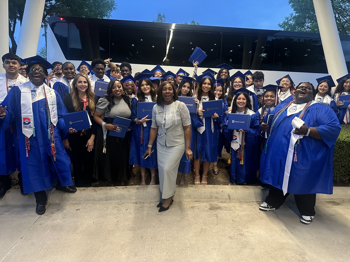 PathtoPinkston's tweet photo. Proud moment at Dallas College Graduation Ceremony! 🖤💛Congratulations Class of 2026! @LGPinkstonHS @Tanya_N_Shelton @TristanLysowski https://t.co/TeLcTuweFZ