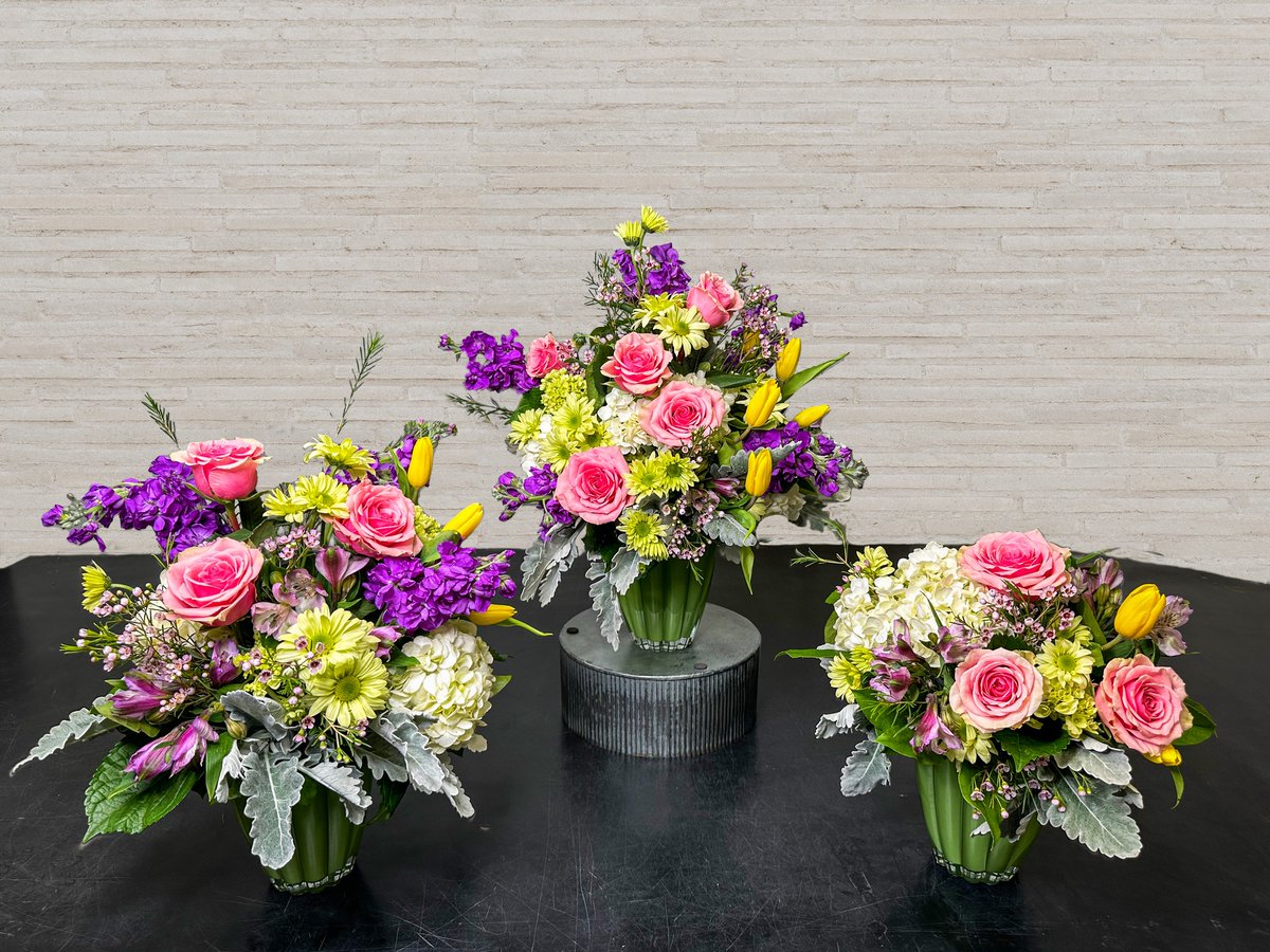 Busseys's tweet photo. Spring is in full bloom!🌸🌿 Celebrate life's special moments with our fresh, handcrafted designs &amp; thoughtful gifts—perfect for any occasion. 💐

💜Shop our collection today. 👉 https://t.co/OwW4Hdw7lT

#SpringFlowers #BusseysFlorist #GeorgiaWeddings #FloralDesign #RomeGaFlorist https://t.co/UiQkQviLQz