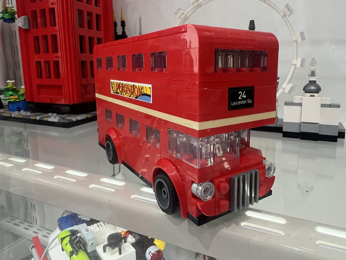 fitz0891's tweet photo. Finished building 2026 #LegoCreator London bus - #Lego #AFOL https://t.co/3A6FwIKn7h