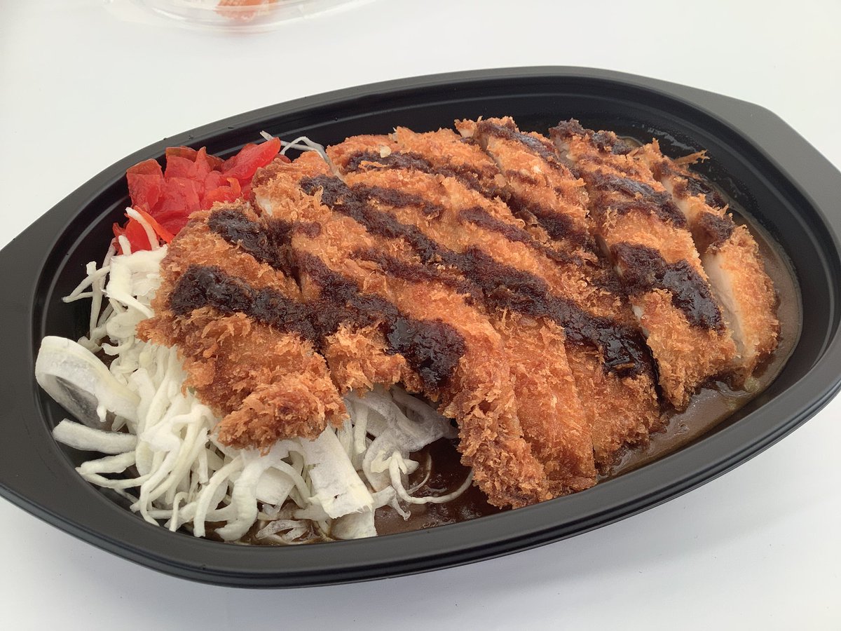 Shun9539's tweet photo. こないだ金沢行った時は取り敢えず8番ラーメンとチ��ンカレー食っといた https://t.co/rtvbGEYI9r