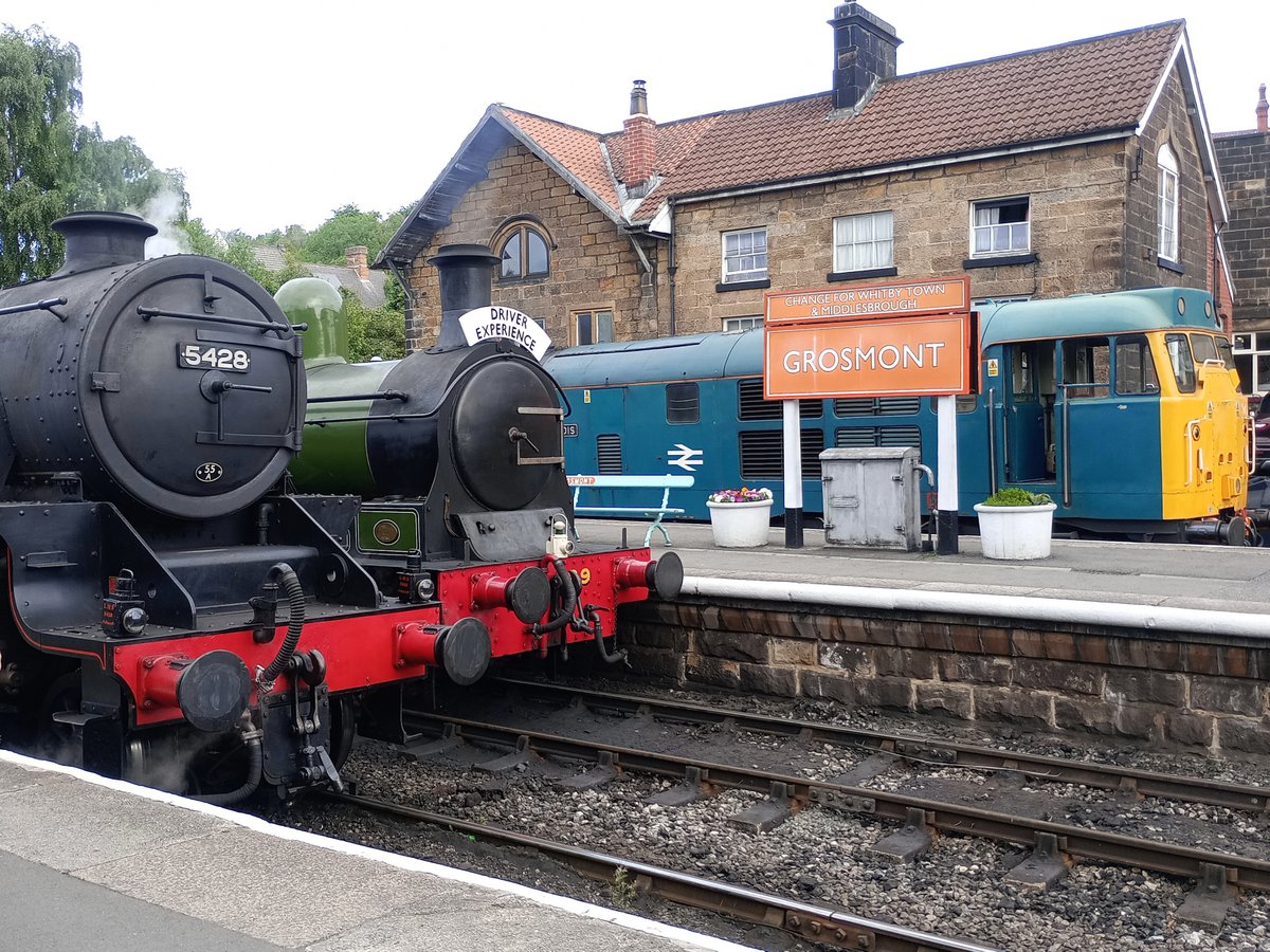 North Yorkshire Moors Railway tweet media