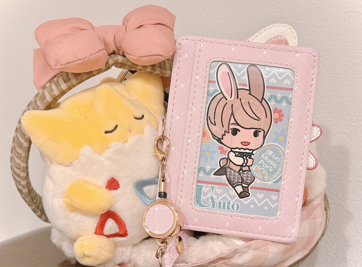 aya⟡グッズ整理中 グッズ整理してたら、前にもキラキャラのカードがあったの思い出した