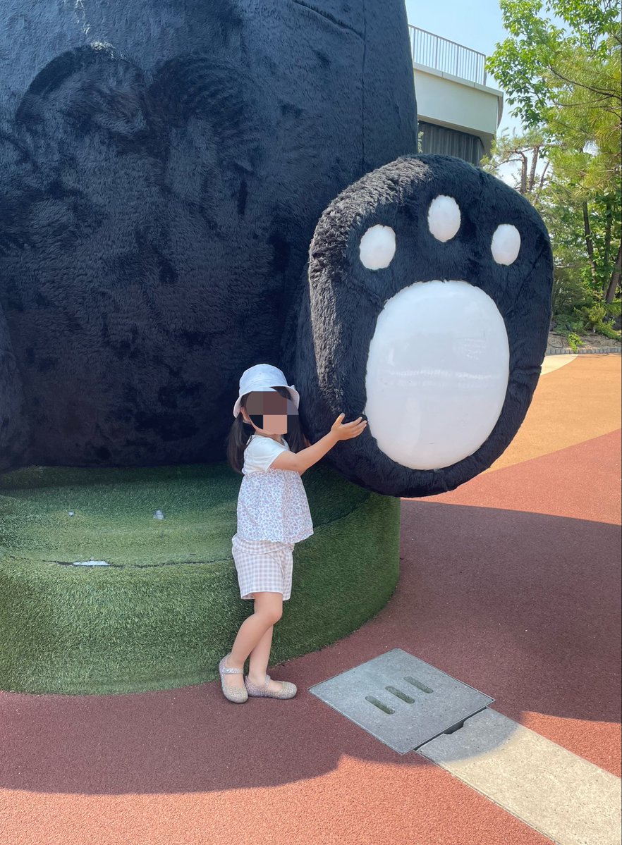 とみしょ tweet media