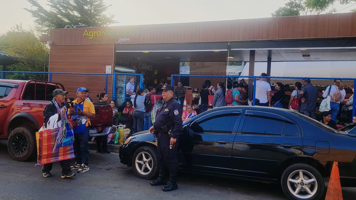 PNC El Salvador tweet media