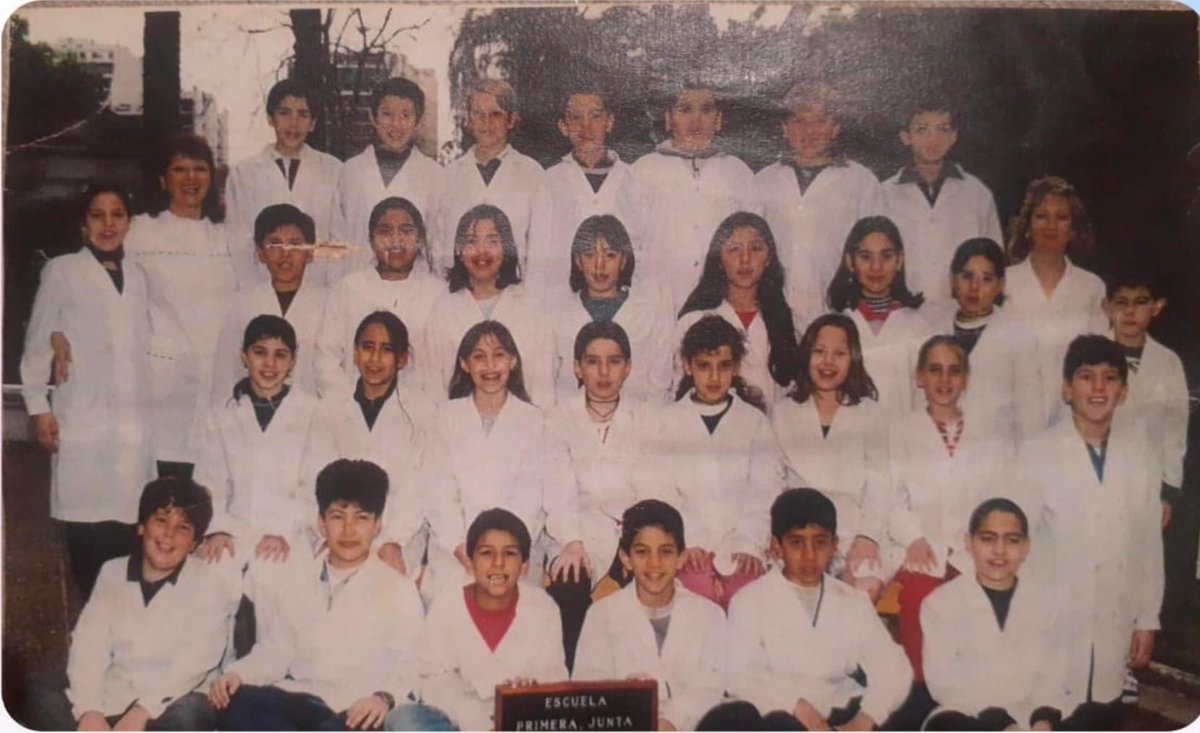 ferroble89's tweet photo. #UnSabadoMejor Orgullo del barrio de Caballito la escuela N°3 "Primera Junta".
Enfrente del Parque Rivadavia https://t.co/YzVgzcZuDz