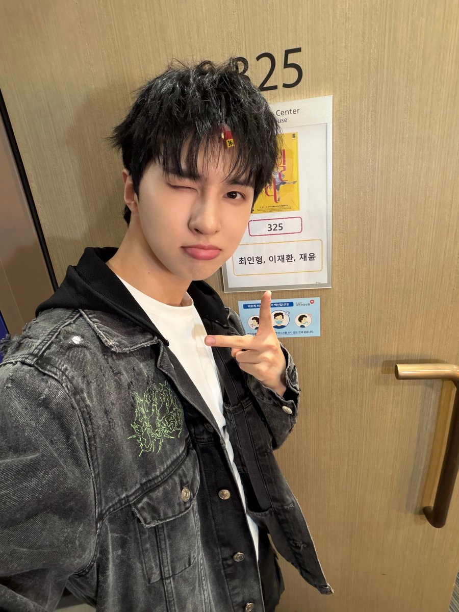 S27M_official tweet media