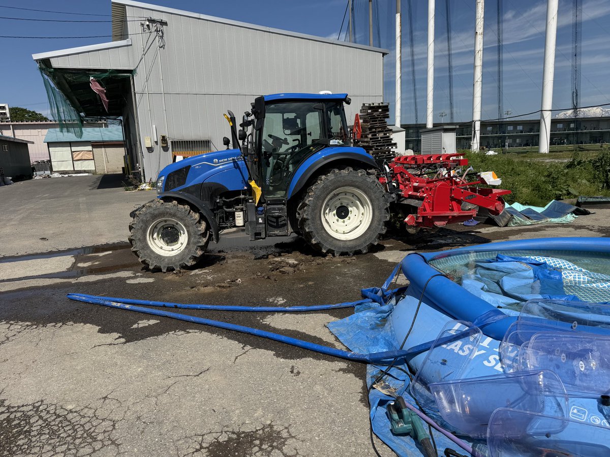 SmartagriH's tweet photo. 昨年は圃場が乾かなかったので仕方なく湛水ドローン直播にしましたが、今年は9品種55haの乾田直播作業が完了。残すは4.4haの移植のみ。

備忘録 https://t.co/HPlt6NPa6s