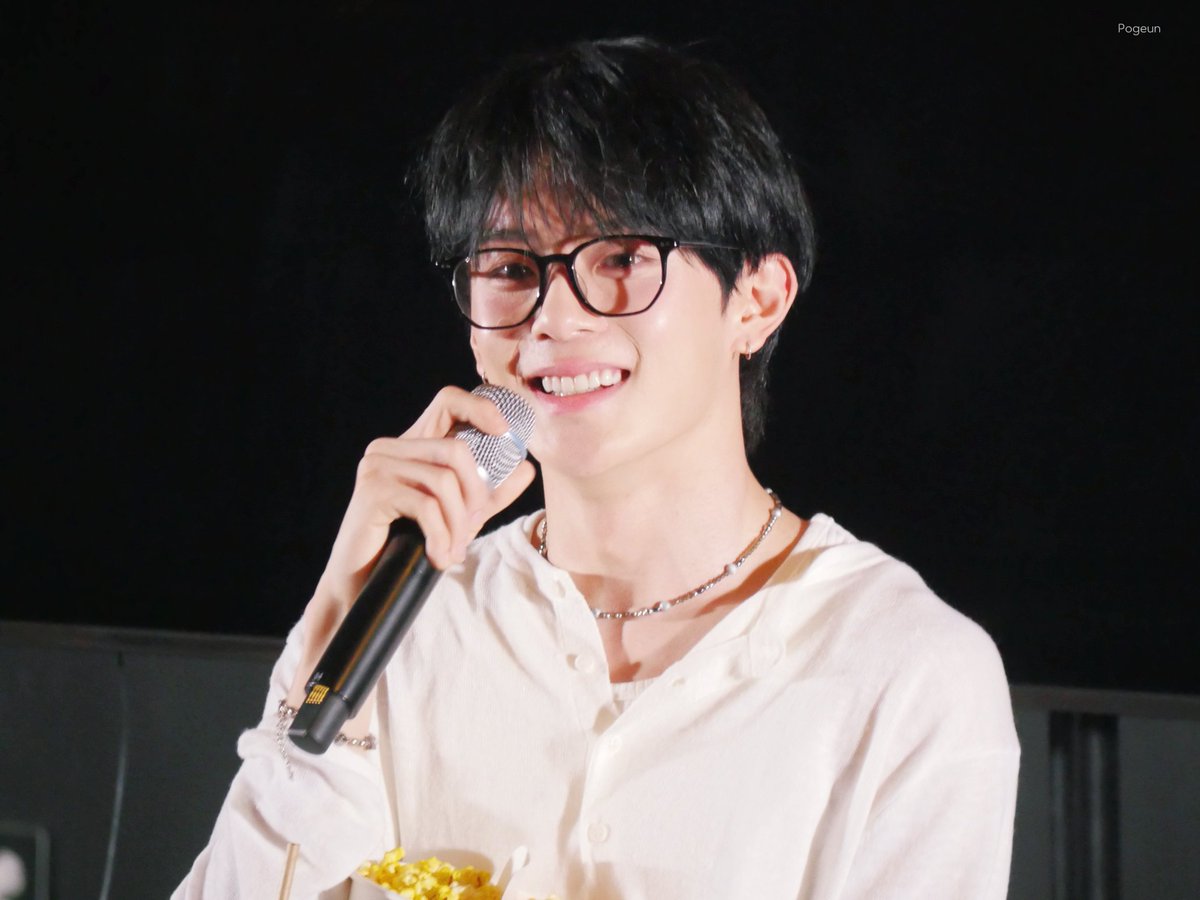 포근 tweet media