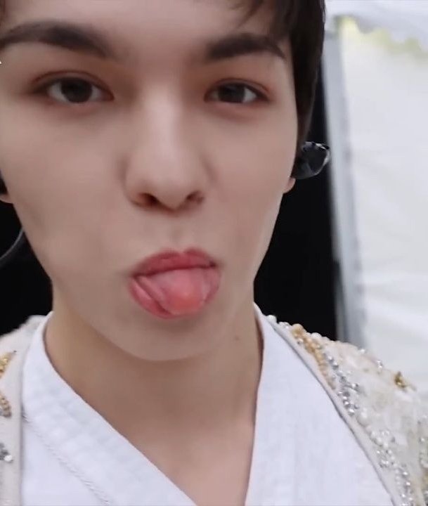 Vernon 버논 tweet media