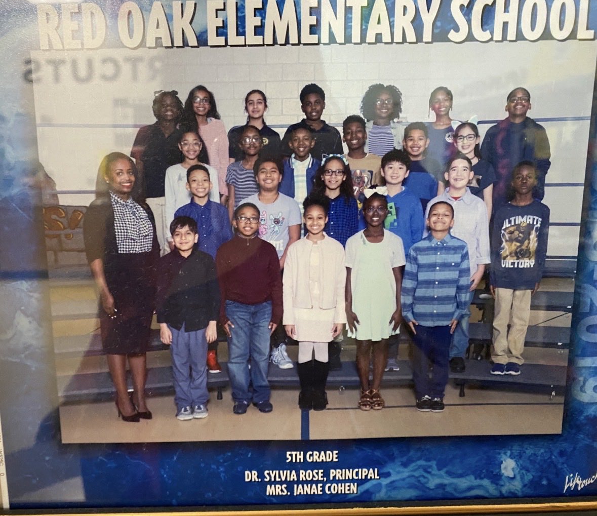mrsj_cohen's tweet photo. My last homeroom class, my Cohen kids, my 5th graders are now graduating Seniors❤️ We talked about this day since they were in my class &amp; to see it all come full circle, real tears. I’m so proud of them!When I look at them, I know the future of this world is in good hands! #MyWhy https://t.co/f96YUJlmhA
