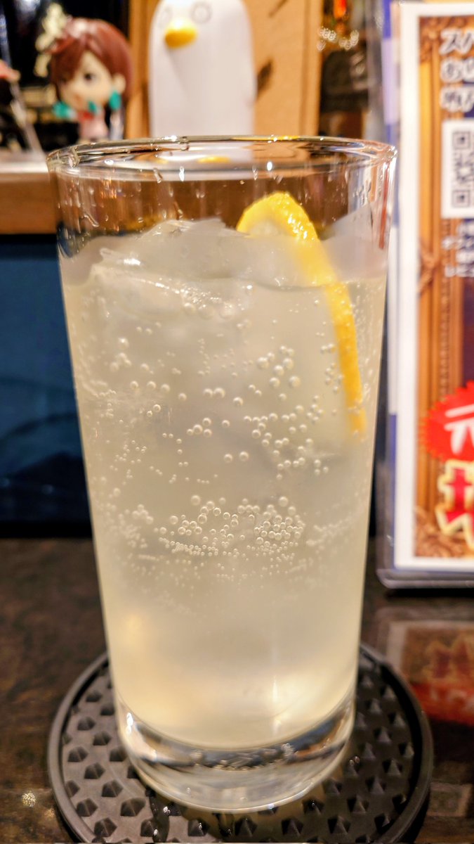 Hot_Knight55's tweet photo. 仕事とか諸々終えて、#坂戸JUKEBOX（@jukebox_sakado）さんへ
豚焼肉プレート いただきました！
あと、このモヒートもめちゃうま、塩檸檬サワーもめちゃうまでした。
ごちそうさまでした！ https://t.co/ECkpxj67Tz