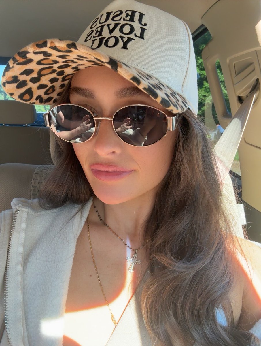 Lauren Maxwell tweet media