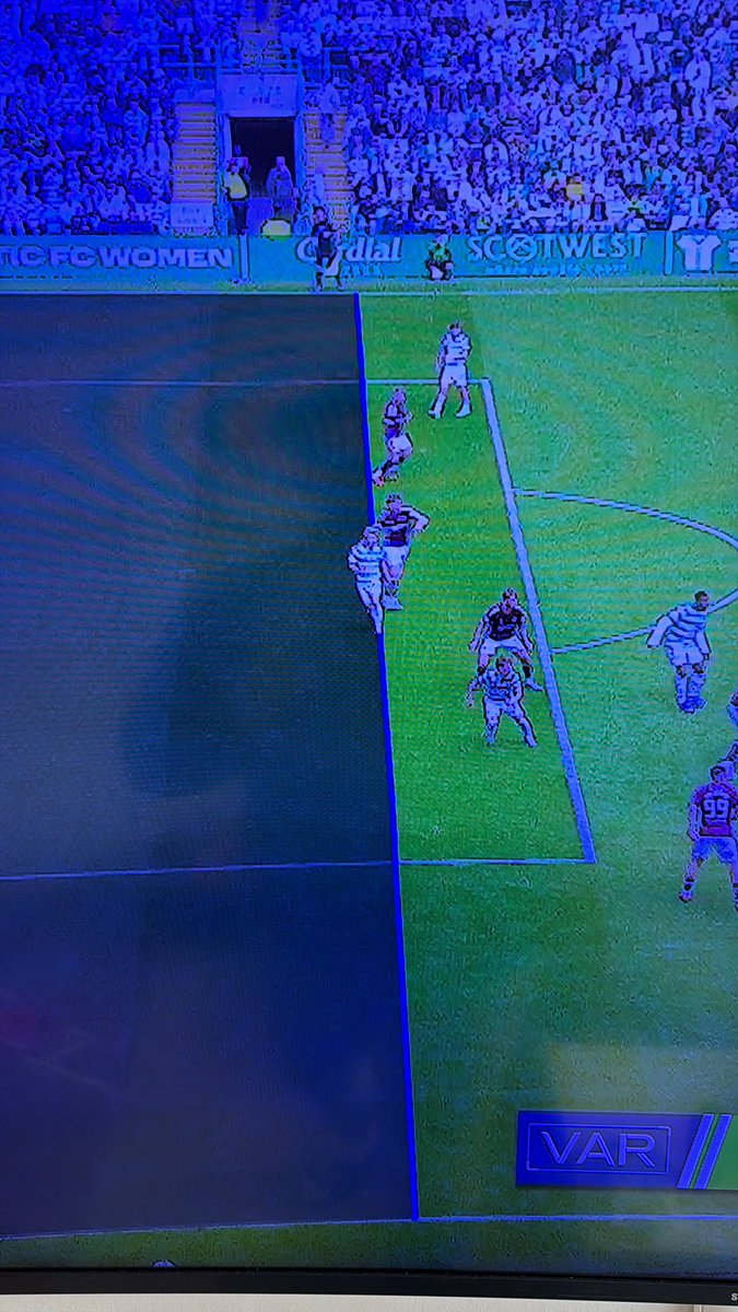 simplefaust's tweet photo. I must be fucking blind or something if that’s on #CELHEA https://t.co/itq0nLcKzQ
