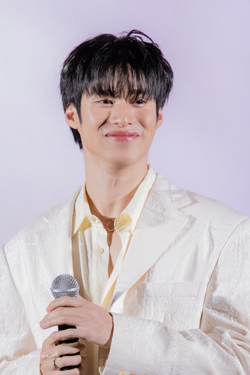 🪐⋆˚࿔ 𝐃𝐚𝐫𝐤𝐧𝐞𝐬𝐬𝐋𝐢𝐠𝐡𝐭 𝜗𝜚˚⋆✮🐰 tweet media