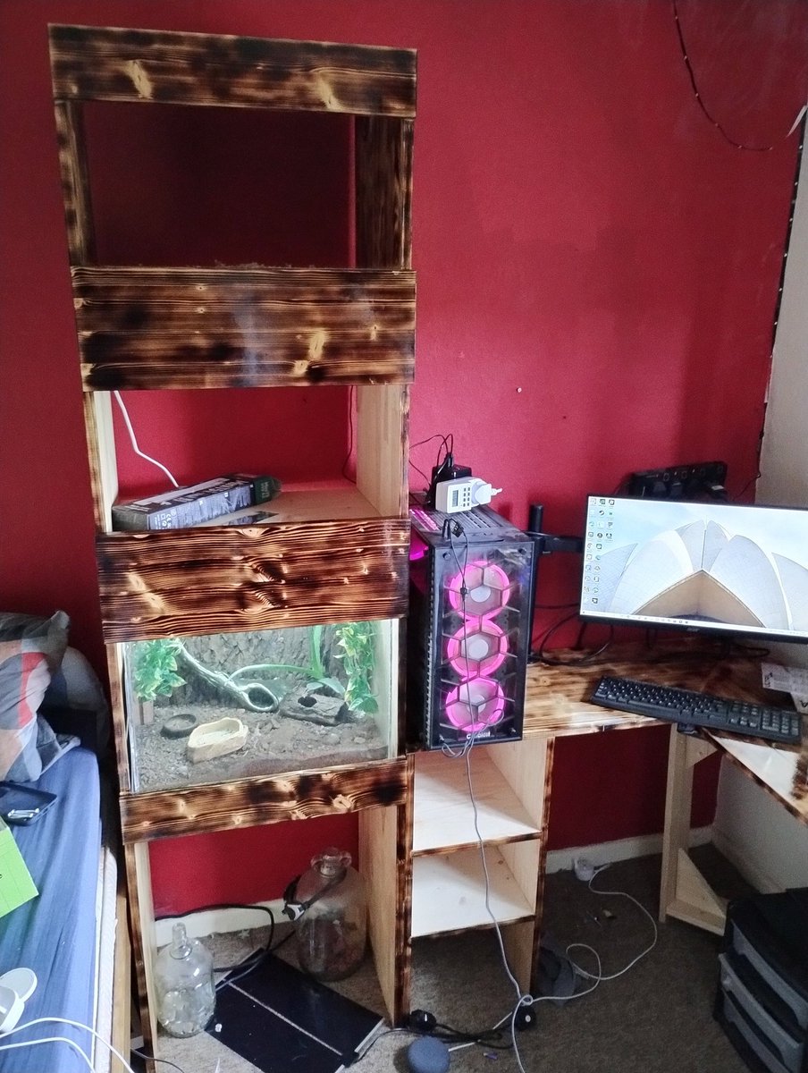 Seanbateso74240's tweet photo. Glad to have out of my frontroom lol just need to make some draws then finished https://t.co/Wg0LZO2rQb