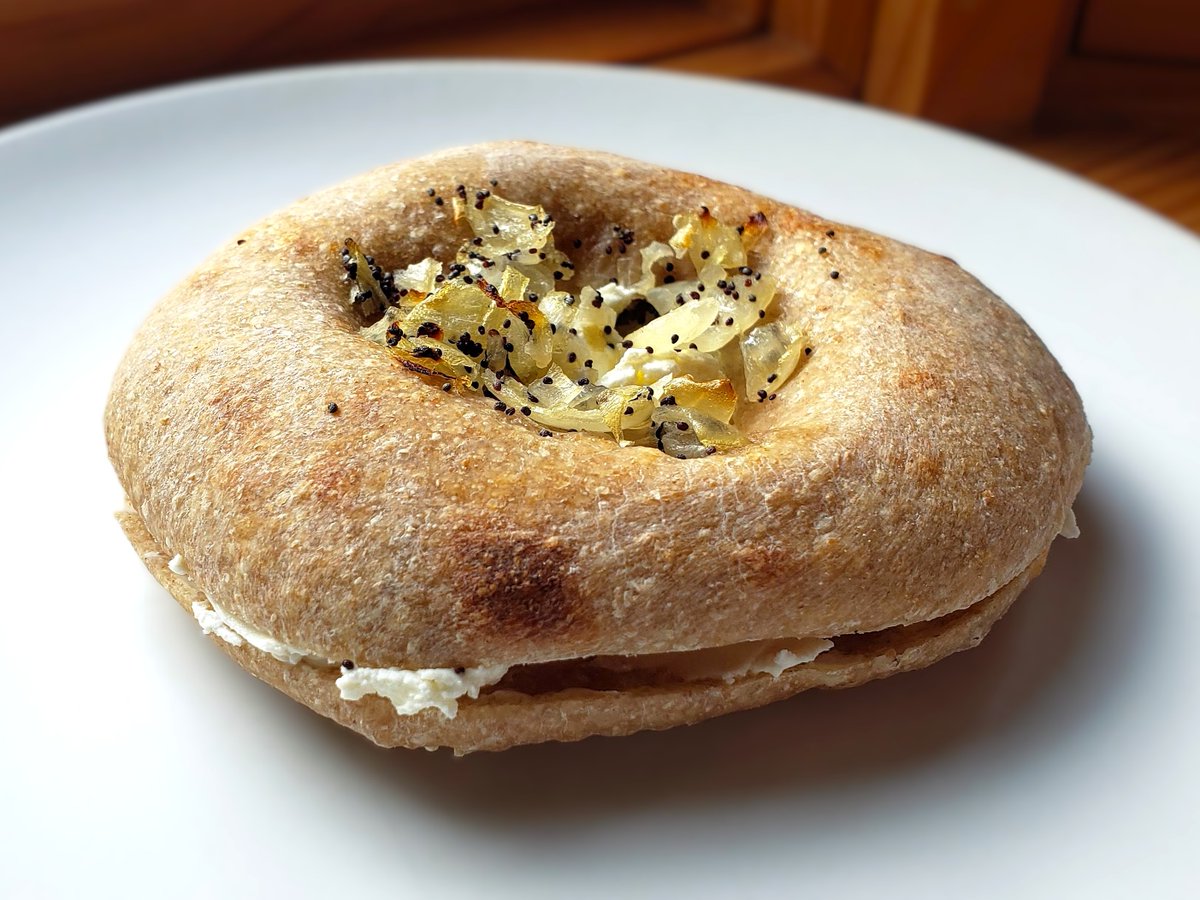 Breadtopia tweet media