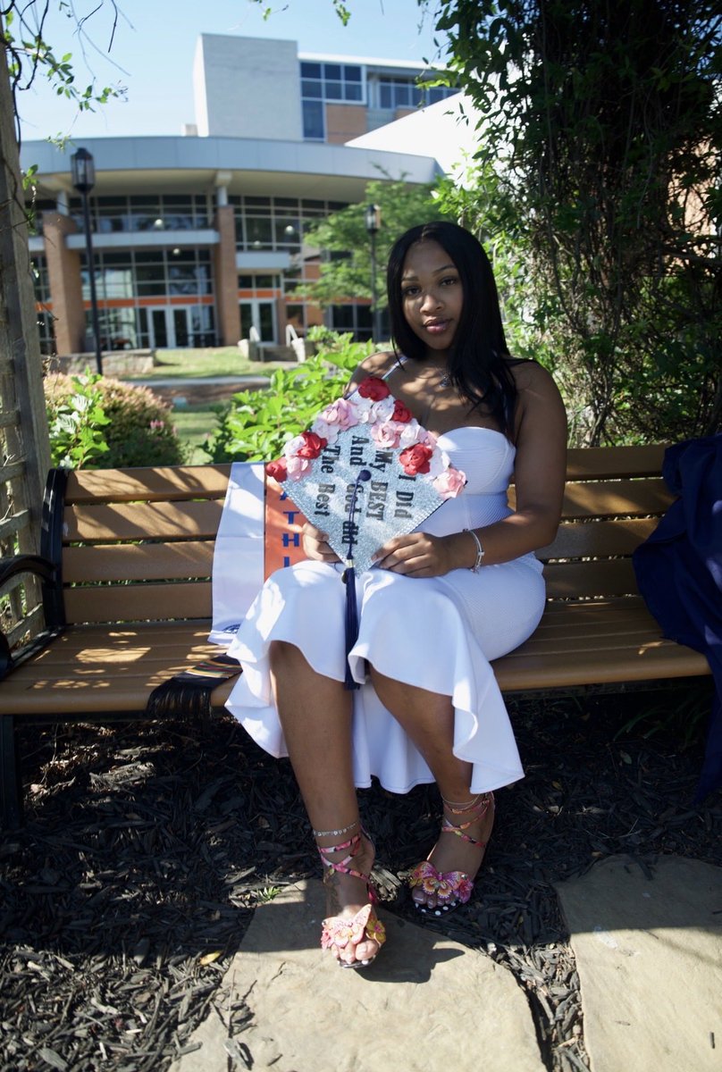 ZariyaHolt's tweet photo. One degree down ✅ One to go https://t.co/Dm8WQUucwW