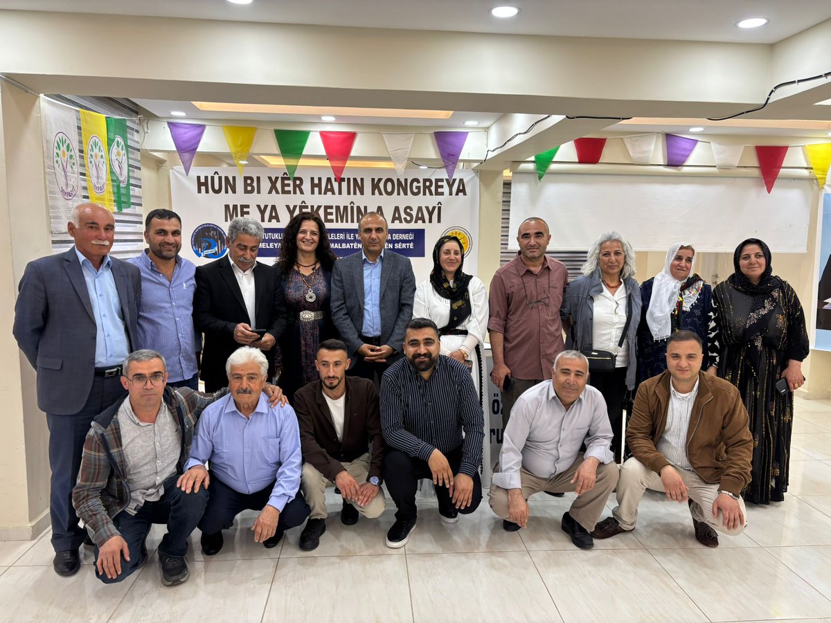 Fuat5634's tweet photo. Demokratik toplumla özgür yarınlarılrı inşa ediyoruz şiarıyla Siirt 1 ci olağan kongremizi Med tuhad Fed eş başkanları pınar sakık tekin Kerem can Polat katılımıyla gerçekleştirdik. https://t.co/MDEwhP6UCc
