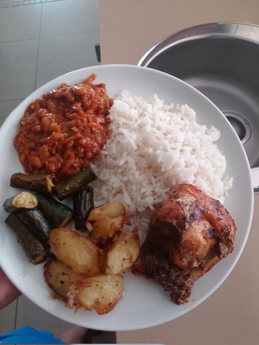 HfDanielle's tweet photo. Such a foodie, here some of the foods i eat😋🥺 #food #fypシ゚viral #virałpost #love https://t.co/1wPRlfStXp
