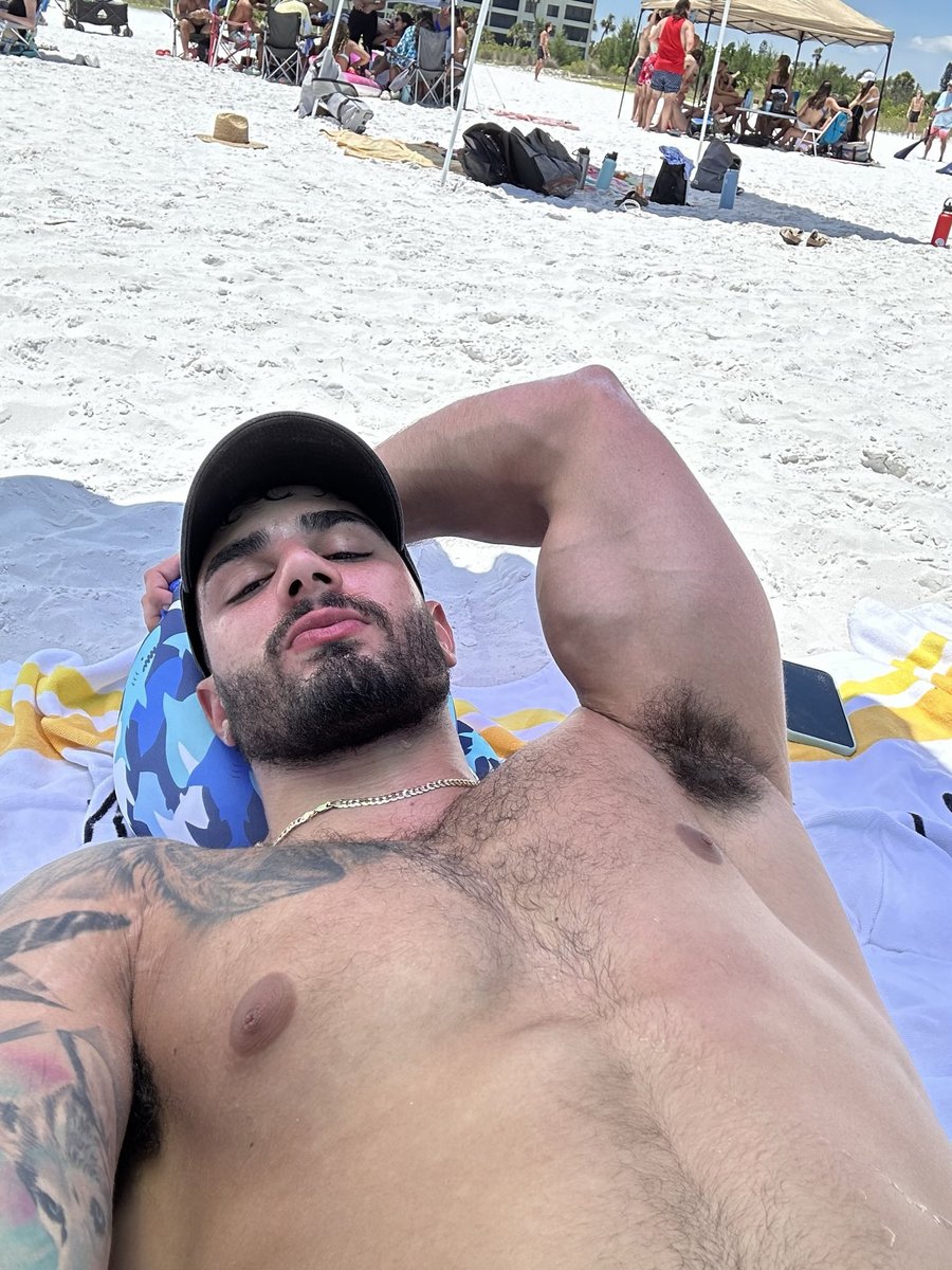 GrindrPTY 🎭 tweet media