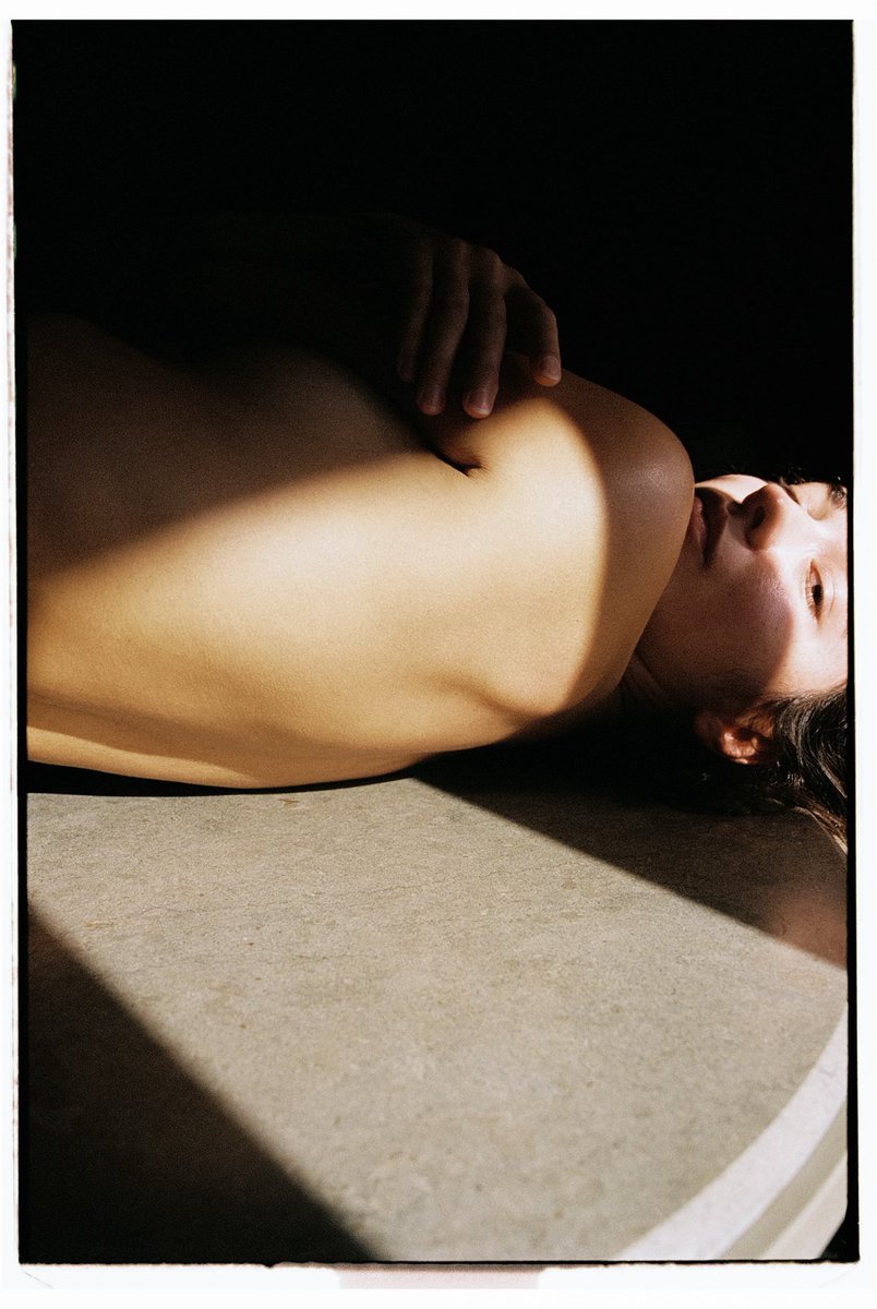 jun_artwork_'s tweet photo. I’m a film photographer in Tokyo. If you are a foreign woman living in or visiting Tokyo and are interested in art nude photography, please comment or DM me on IG. If our vibes match, I’ll share some of my art nude photography with you. https://t.co/qkumTo1g2d