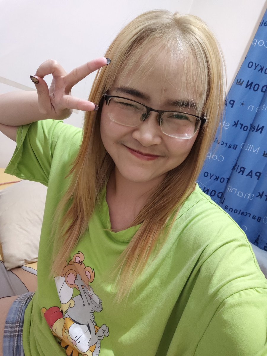 sbrnchrnns's tweet photo. @shitlicious F34, Tb 147
Suka gonta ganti warna rambut kalo stress. Dom JKT - BGR
Kacamataan sehari2.
Dance enthusiast walau stamina tida mendukung.

No voter 02 🚫 
No smoker 🚫
#BiroJomblo https://t.co/hObKdjWNoy