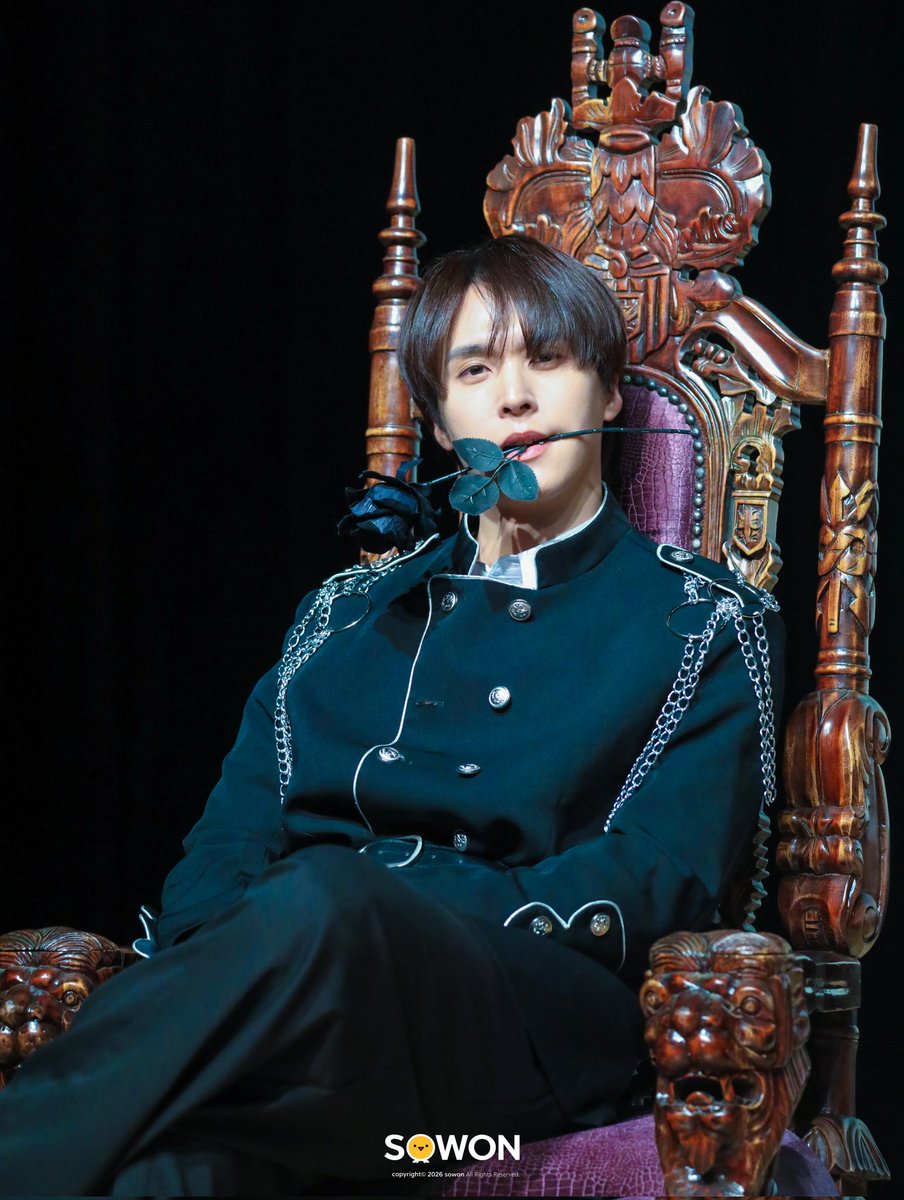 2_0668's tweet photo. 260516  손동운포토북

왕자님 등장  🌟 

#손동운 https://t.co/VHcaPVrktg