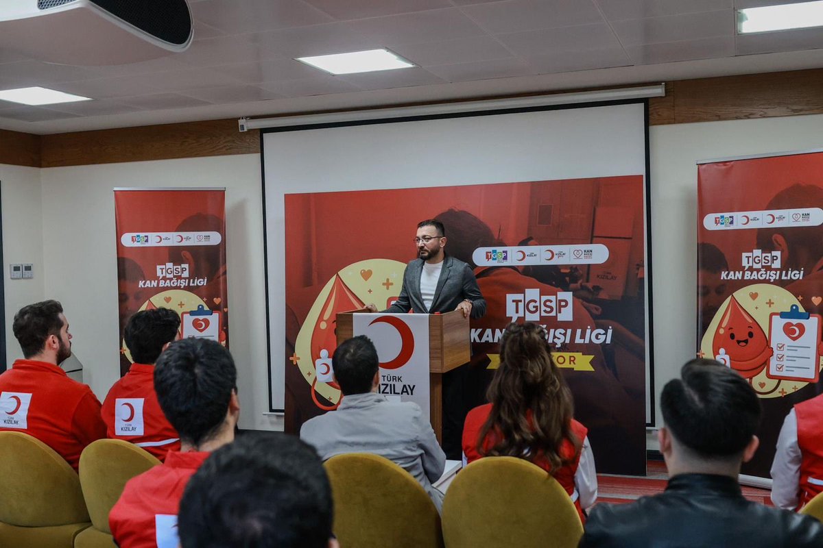 tgsptr's tweet photo. TGSP olarak, toplumsal dayanışmayı güçlendiren büyük bir iyilik hareketinin parçası olmaktan gurur duyuyoruz. ❤️🩸

Kan Bağışı Ligi Lansmanı kapsamında Başkanımız Ali Haydar Ustaosmanoğlu gerçekleştirdiği konuşmada kan bağışının hayati önemine, gönüllülük bilincinin yaygınlaştırılmasına ve toplumsal dayanışmanın gücüne dikkat çekti.

Programda ayrıca Yönetim Kurulu Üyemiz ve Türk Kızılay Genel Başkan Yardımcısı Emre Koç’ta düzenli kan bağışının önemine vurgu yaparak herkesi bu iyilik hareketine destek olmaya davet etti.

Program kapsamında Başkanımız Ali Haydar Ustaosmanoğlu, Türk Kızılayı’na kan bağışında bulunarak kampanyaya destek verdi.

Birlikte daha fazla hayata umut olmak için çalışmaya devam ediyoruz. ✨