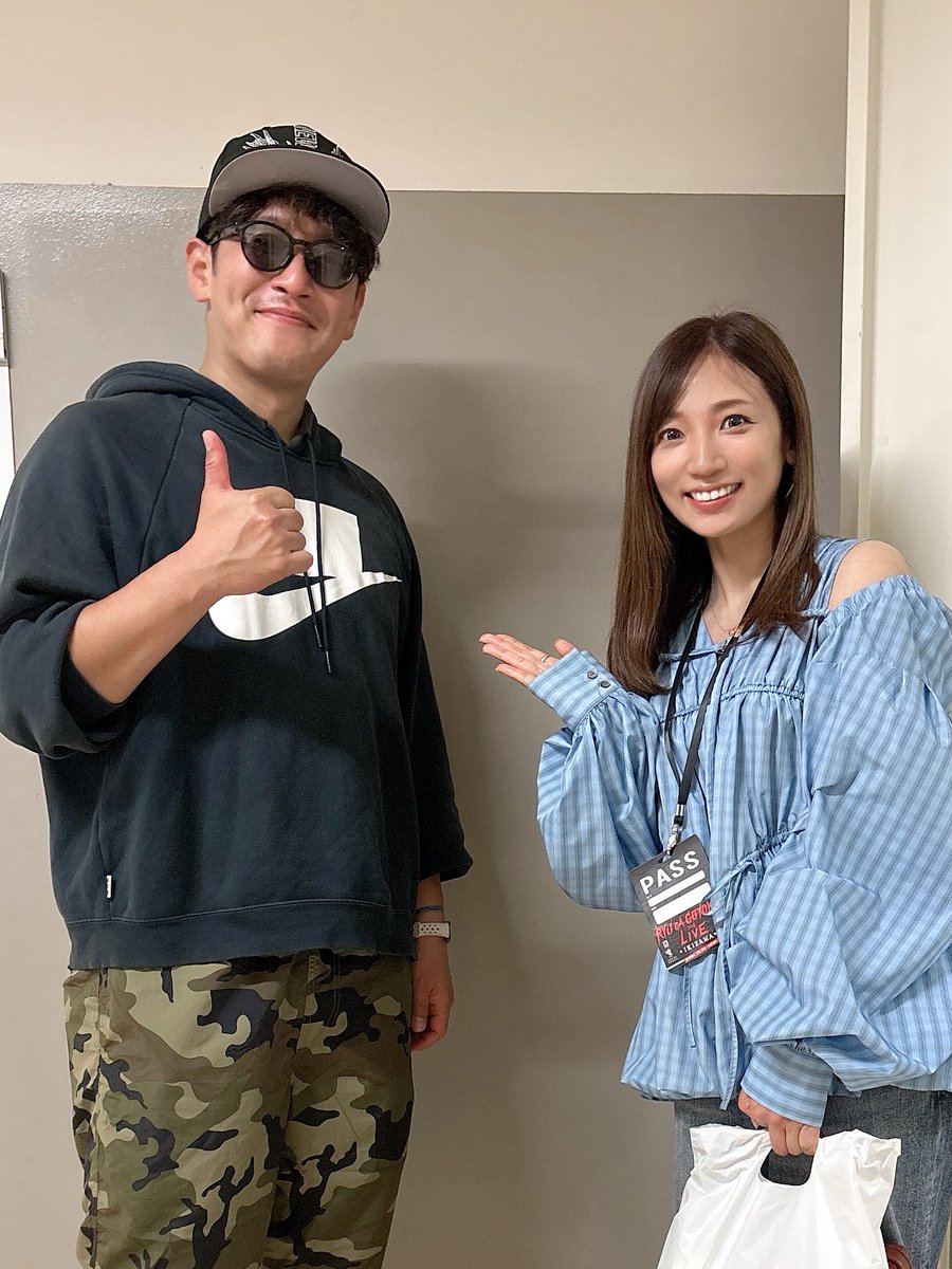 atsuko_uchida_'s tweet photo. #龍が如くTHELIVE RYO様にご招待いただき参戦してきました！出演者の皆さんの圧巻の歌声、バンドメンバーの皆さんの熱のこもった演奏、さらに会場のファンの皆さんの一体感が凄まじく、めちゃくちゃ最高の空間でした✌️
黒田さん、宇垣さん、中谷さん、RYOさん、お写真ありがとうございました🙇‍♀️ https://t.co/zqJWj1UuTk