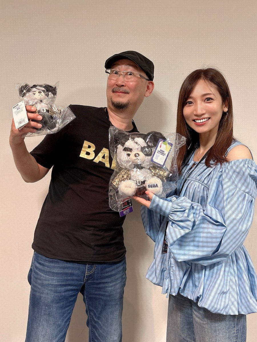 atsuko_uchida_'s tweet photo. #龍が如くTHELIVE RYO様にご招待いただき参戦してきました！出演者の皆さんの圧巻の歌声、バンドメンバーの皆さんの熱のこもった演奏、さらに会場のファンの皆さんの一体感が凄まじく、めちゃくちゃ最高の空間でした✌️
黒田さん、宇垣さん、中谷さん、RYOさん、お写真ありがとうございました🙇‍♀️ https://t.co/zqJWj1UuTk