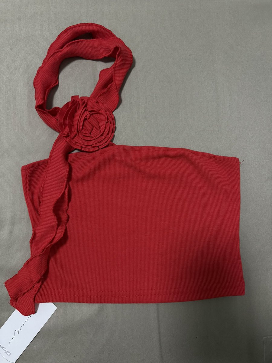 _everythingjgb's tweet photo. 📣ส่งต่อเสื้อเกาะอกสีแดง ยังไม่เคยใส่เลย

‼️ 60฿ รวมส่ง

#ส่งต่อเสื้อผ้า #ส่งต่อเสื้อผ้ามือสอง #เสื้อผ้ามือสอง #เสื้อผ้ามือสองราคาถูก  #ส่งต่อเสื้อผ้ามือ2 #โล๊ะตู้เสื้อผ้า https://t.co/5CiO9T9Ri3