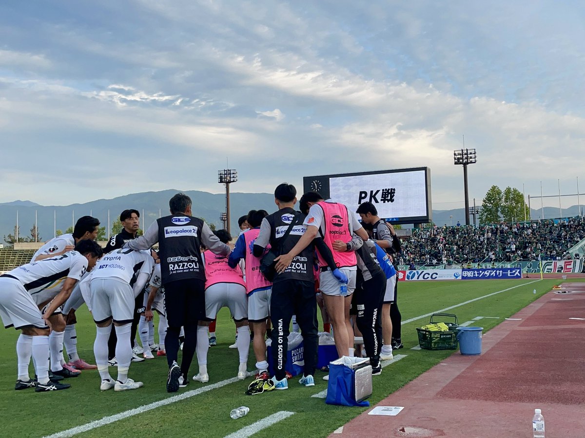 fcgifuDREAM's tweet photo. 》》》𝟭𝟮 𝙎𝙐𝙋𝙋𝙊𝙍𝙏𝙀𝙍《《《
甲府戦はPKの末敗戦となりましたが、熱い応援が本当に力になりました🔥
ありがとうございました🙇
次節はホーム最終戦🏟️
スタジアムで共に戦いましょう👊💚

| 𝗡𝗘𝗫𝗧 𝗛𝗢𝗠𝗘𝗚𝗔𝗠𝗘 |
明治安田J2・J3百年構想リーグ 第18節 
🗓️5.23 sat 14:00KICKOFF
🆚 #RB大宮アルディージャ
🏟️ヒマラヤスタジアム岐阜
□試合・イベント情報
https://t.co/vtIFf50t3t

#FC岐阜 #AimHigh 【広報】