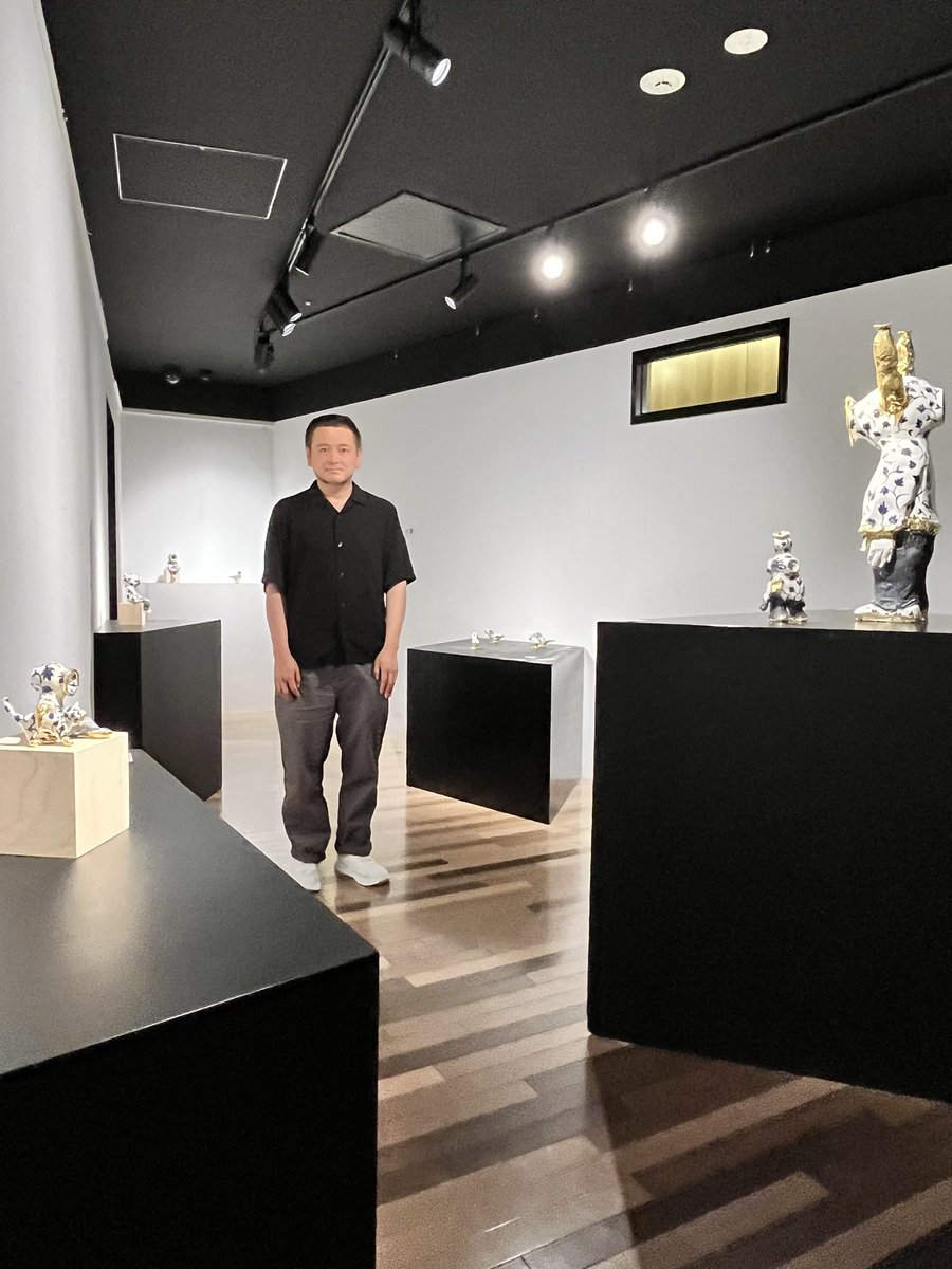 高嶋英男個展！在廊されてた嬉しい☺️ 壺人間や壺鳥が、空どうを保ち