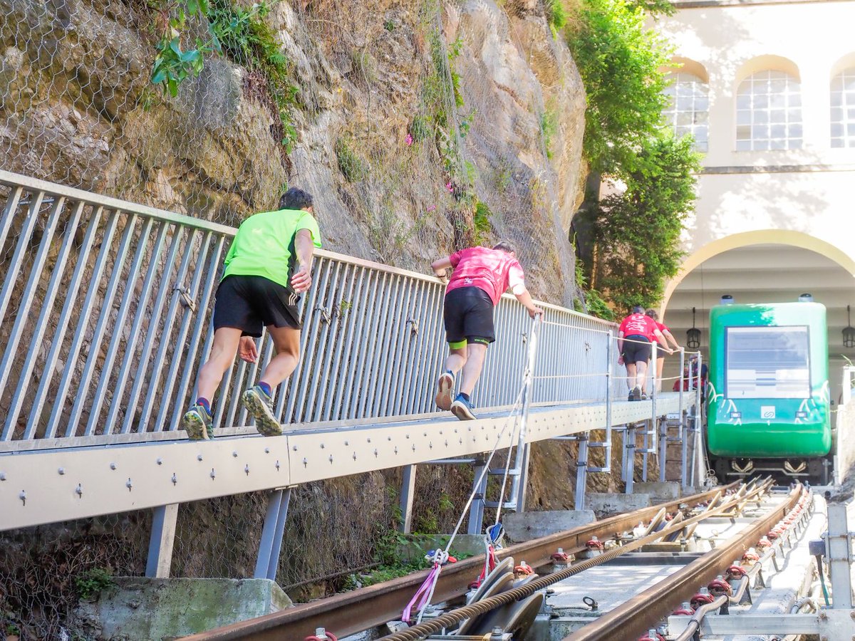 FGCcorporatiu's tweet photo. 🤝 Un any més, èxit de la #VerticalMontserrat! Més de 460 esportistes han pujat els 2.180 esglaons solidaris dels funiculars d'@FGC_Montserrat per la infància en risc atesa a Sant Joan de Déu

🏆 Enhorabona a tots els participants i guanyadors!

📲 https://t.co/ICXSX0h6t1 https://t.co/24fTvw7kMJ