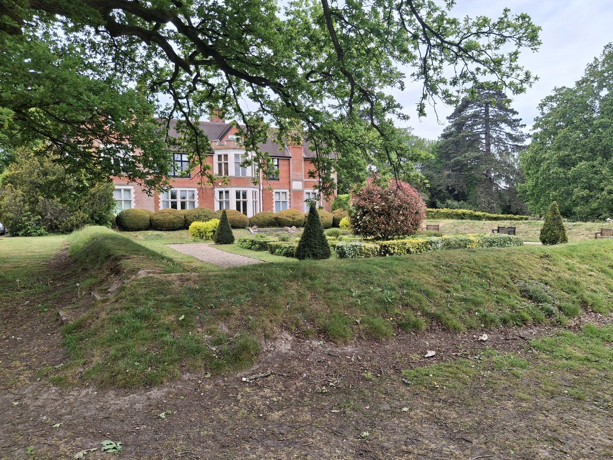 1SLToo's tweet photo. 1/3

Cracking walk around top part of the Chorleywood House Estate this afternoon 👌 

Colours were fantastic today https://t.co/vdqiskvuka