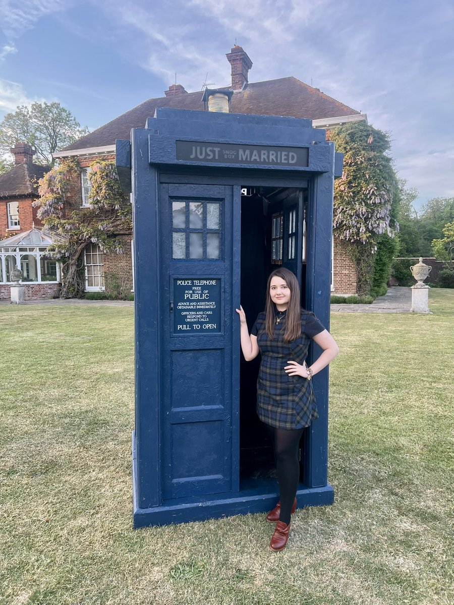 ASkirtedEnigma's tweet photo. I blew into this world on a leaf. I'm still blowing. I don't think I'll ever land. I'm Clara Oswald. I'm the Impossible Girl. I was born to save the Doctor. 🍁 https://t.co/9euQwLQImb