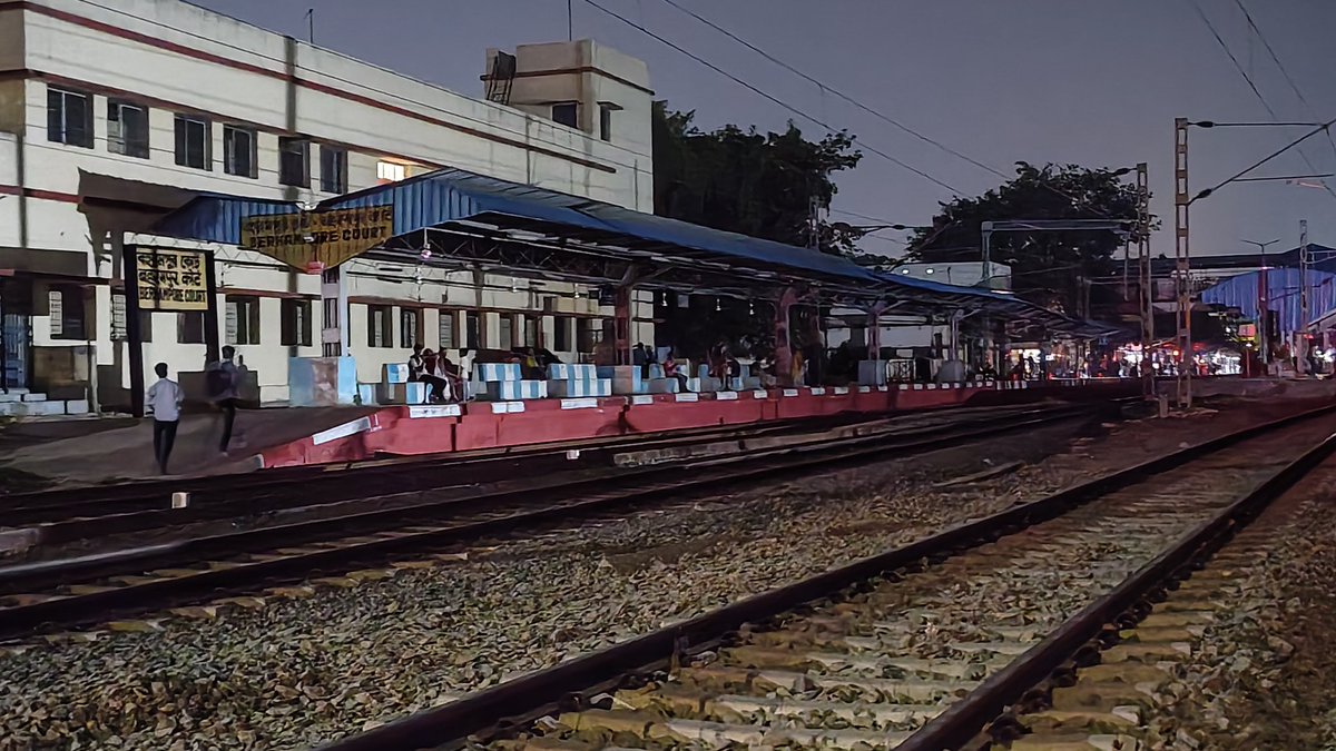 SupratimCS7's tweet photo. How shameful it is? @EasternRailway 
Berhampore Court is one of most important railway stations under Sealdah Division. And the pictures are showing the ground reality.Long time power breakdown ongoing on BPC station. 
@drmsdah https://t.co/C1OeUGfbOO