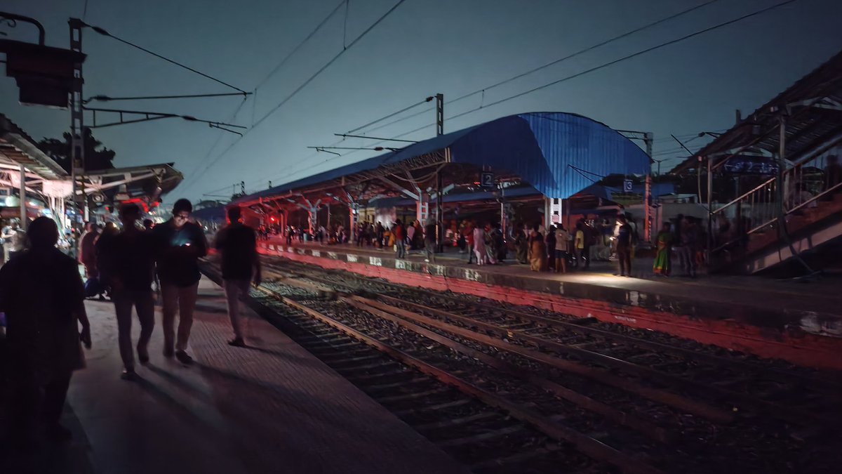 SupratimCS7's tweet photo. How shameful it is? @EasternRailway 
Berhampore Court is one of most important railway stations under Sealdah Division. And the pictures are showing the ground reality.Long time power breakdown ongoing on BPC station. 
@drmsdah https://t.co/C1OeUGfbOO